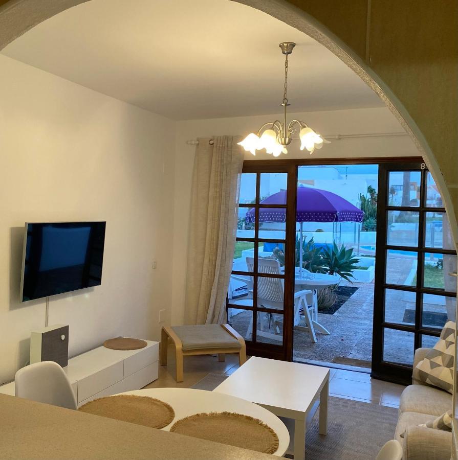 Estrella Del Mar 8. 1 Bedroom Villa With Pool And Gardens 300 Metres From The Beach Corralejo Buitenkant foto