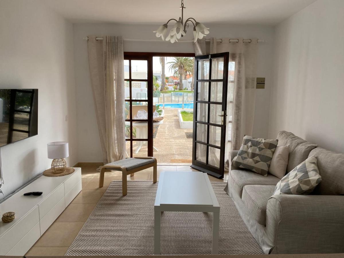 Estrella Del Mar 8. 1 Bedroom Villa With Pool And Gardens 300 Metres From The Beach Corralejo Buitenkant foto
